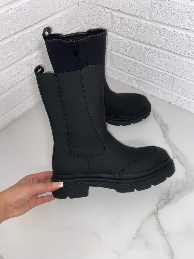 Shay Matte Boots - Black