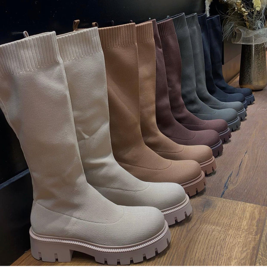 Knitted Chelsea Boots - Tan